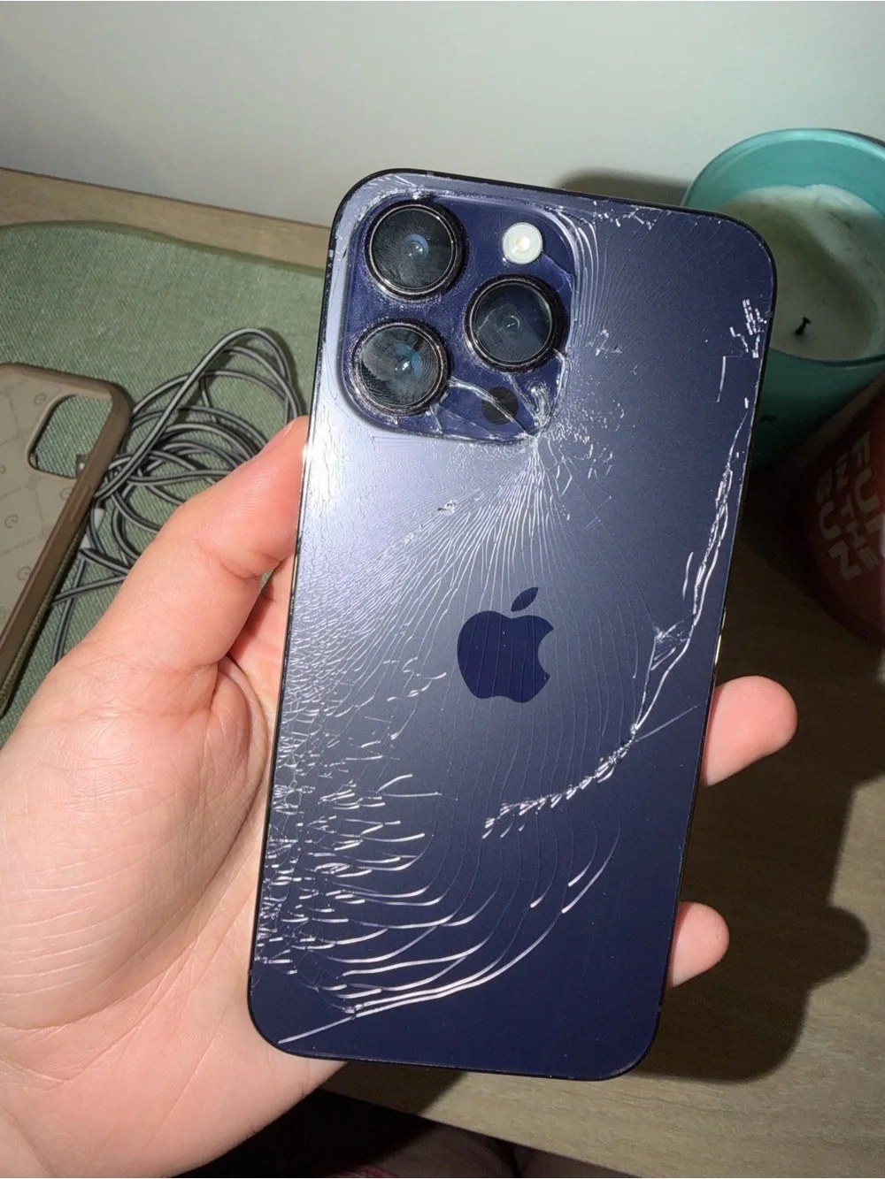 Iphone 14 Pro Max - Fully functioning (damaged backside), includes box